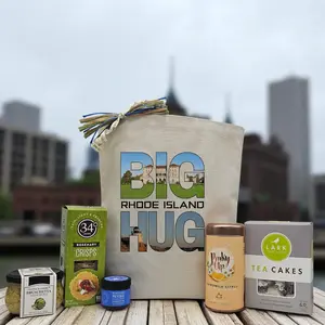 Itsonlynaturalgifts Big Rhode Island Hug Gift Basket with Cucina & Amore Artichoke Bruschetta 34 Degrees Rosemary Crisps & Lone Star Bee Co Honey Snacks & Tea Selection