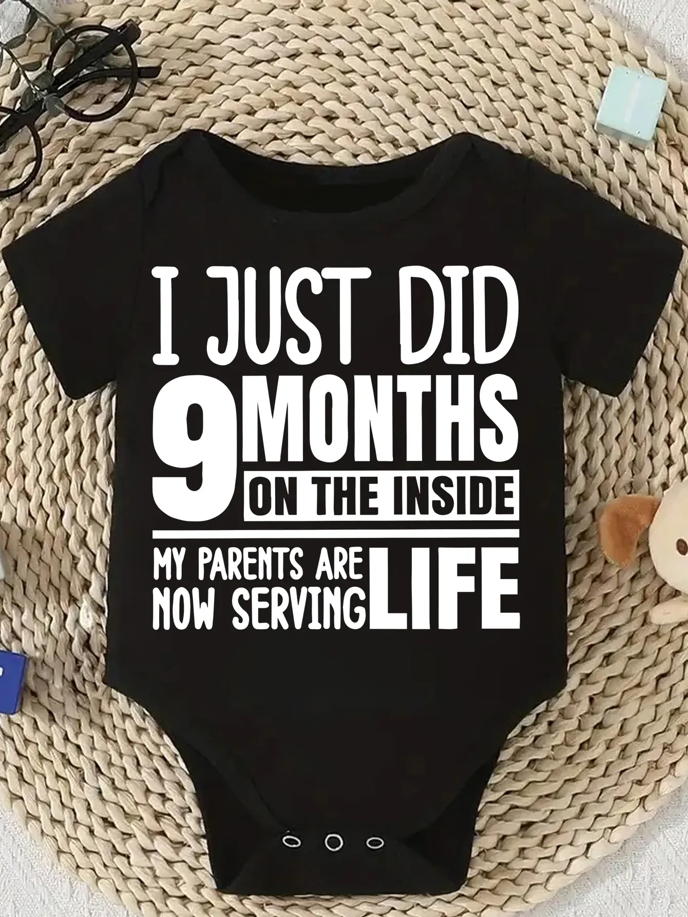 Baby Bodysuit with Funny "9 Months Inside" Graphic, Soft Tagless Knitted Cotton Short Sleeve Onesie for Newborns, Cute Baby Items & Shower Gift