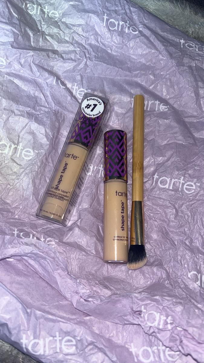 Item: 22N light neutral (light skin with a balance of...