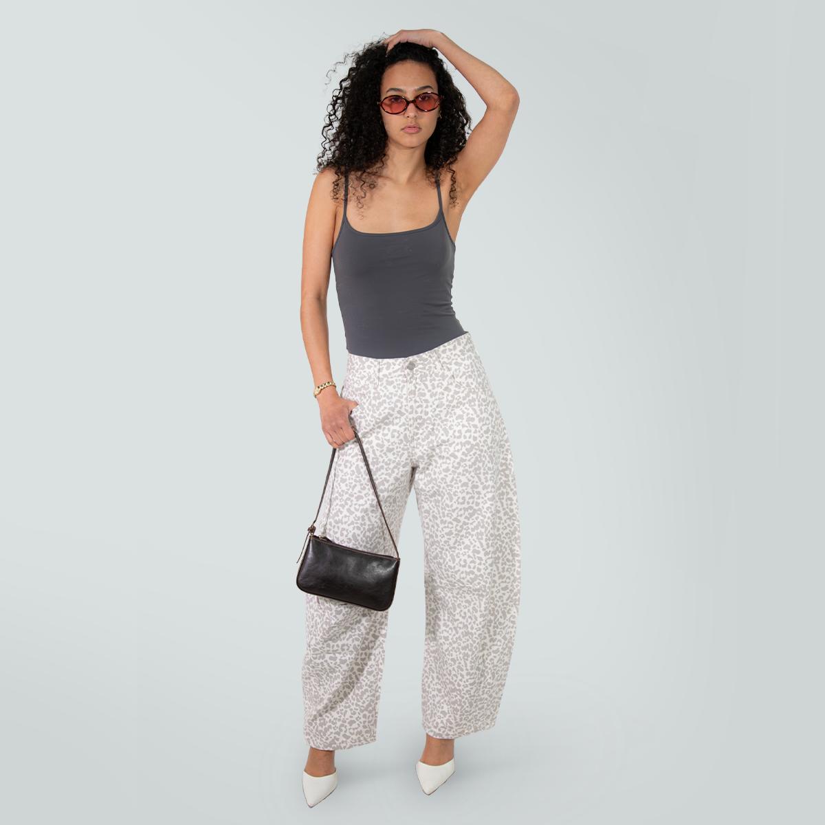 Blake Non-Stretch High Waist Barrel Jeans Oversized Silhouette Womenswear Bottom Casual Rigid Denim Pants Spring Outfit Basic Streetwear BM003 Blake Non-Stretch High Waist Barrel Jeans Oversized Silhouette Womenswear Bottom Casual Rigid Denim Pants Spring Outfit Basic Streetwear BM003