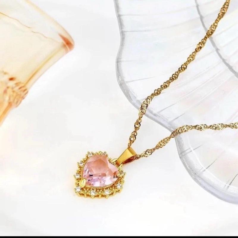 Crystal Heart Necklace for Queens Gold Plated Birthstone Pendant with Heart-Shaped Crystal Symbolizing Love Strength and Individuality