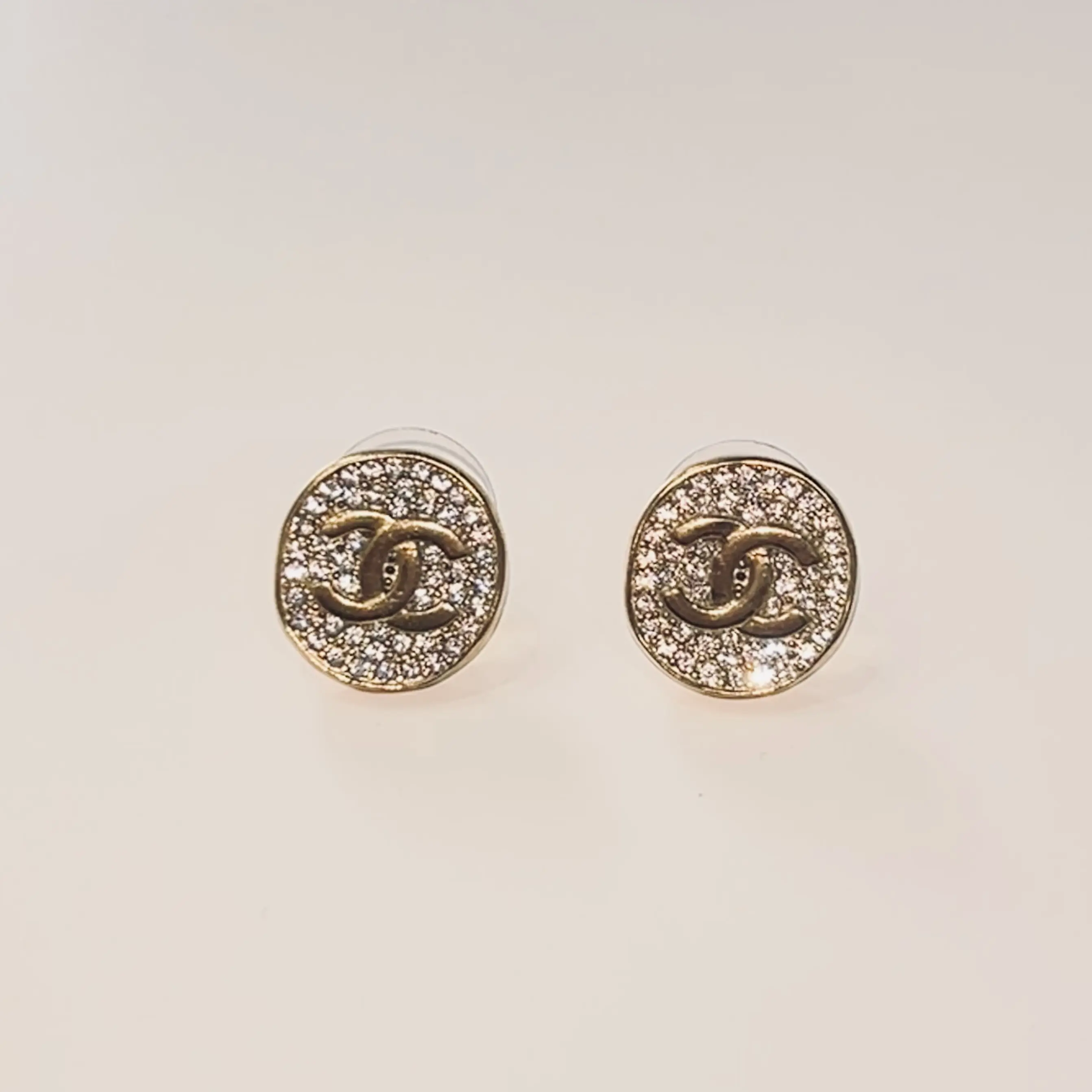 Pre-owned Chanel Round CC Pave Crystal Stud Earrings Gold Tone ss5865
