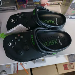 Xbox controller crocs new with tags, Men size 7, woman size 9