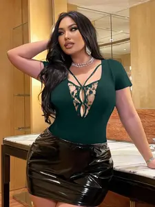 Plus Size Women Contrast Lace Hollow Out Design Sexy Short Sleeve Fitted T-Shirt