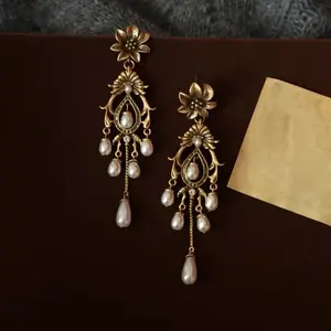 French Retro Light Luxury Needle Flower Imitation Pearl Style Water Droplet Tassel Earring Medieval Vintage Court Style Earrings
