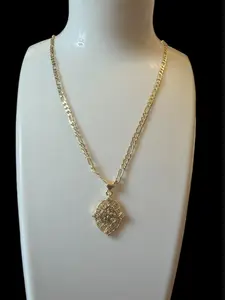 Cadena de oro laminado 14k de 20” aproximadamente con dije San Benito