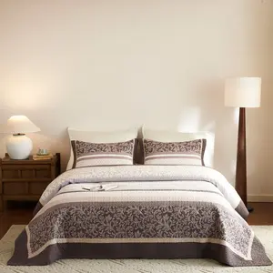 3Pcs Traditional Floral Cotton Quilt Bedspread Set Classic Cottage Style