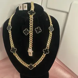 Mónaco flores set   Mónaco  14k gold plated  Gift Monaco earring