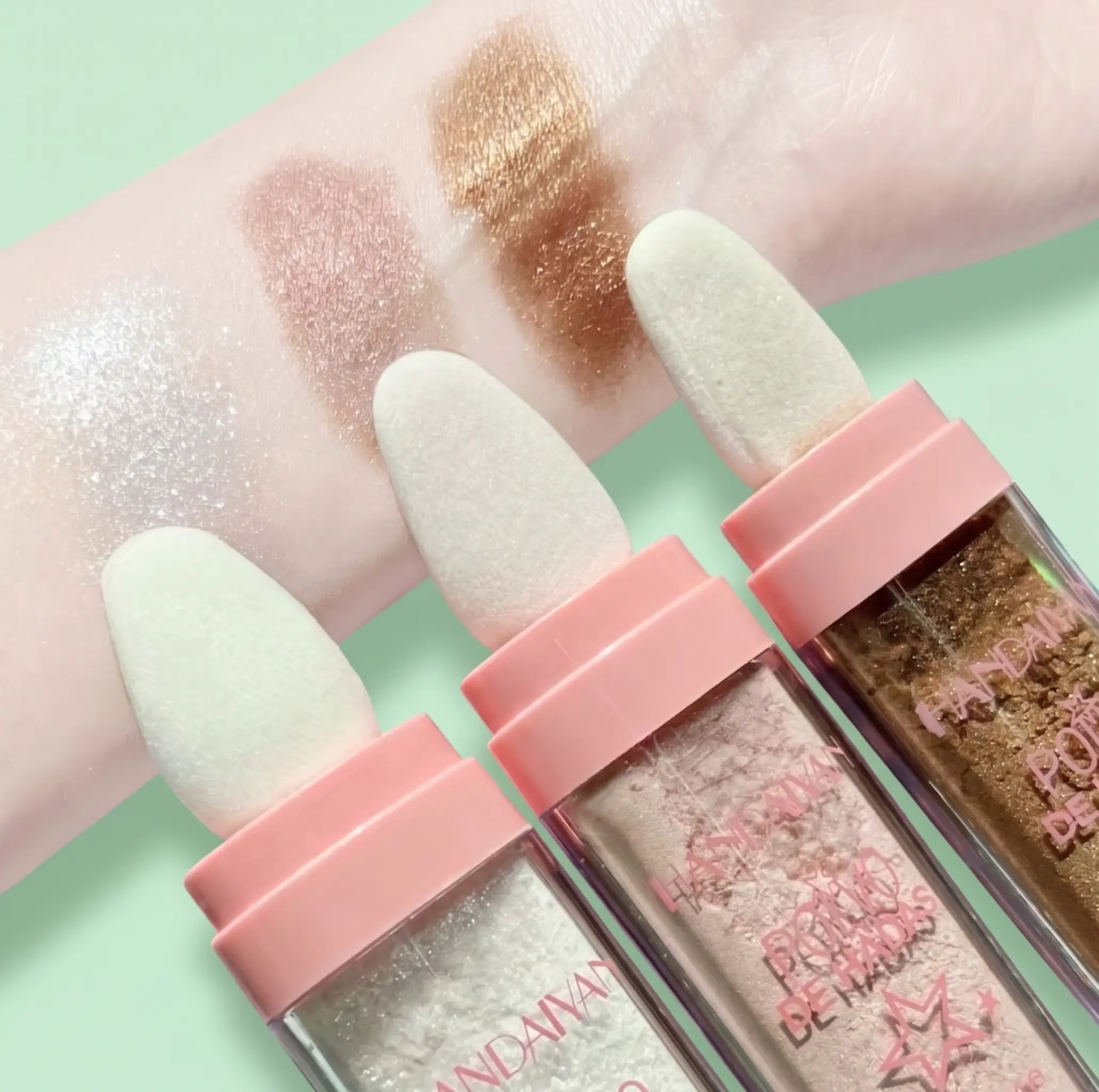 Shimmering Highlighter Powder with Soft Makeup Sponge Head Body Glitter High-Gloss Makeup Powder & Glitter Bar for Natural Brightening and Radiant Finish Party Cosmetic Beauty Product