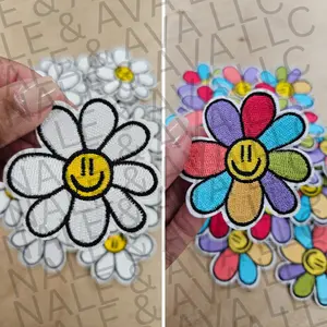 Daisy Smiley Hat Patch (1 Patch)