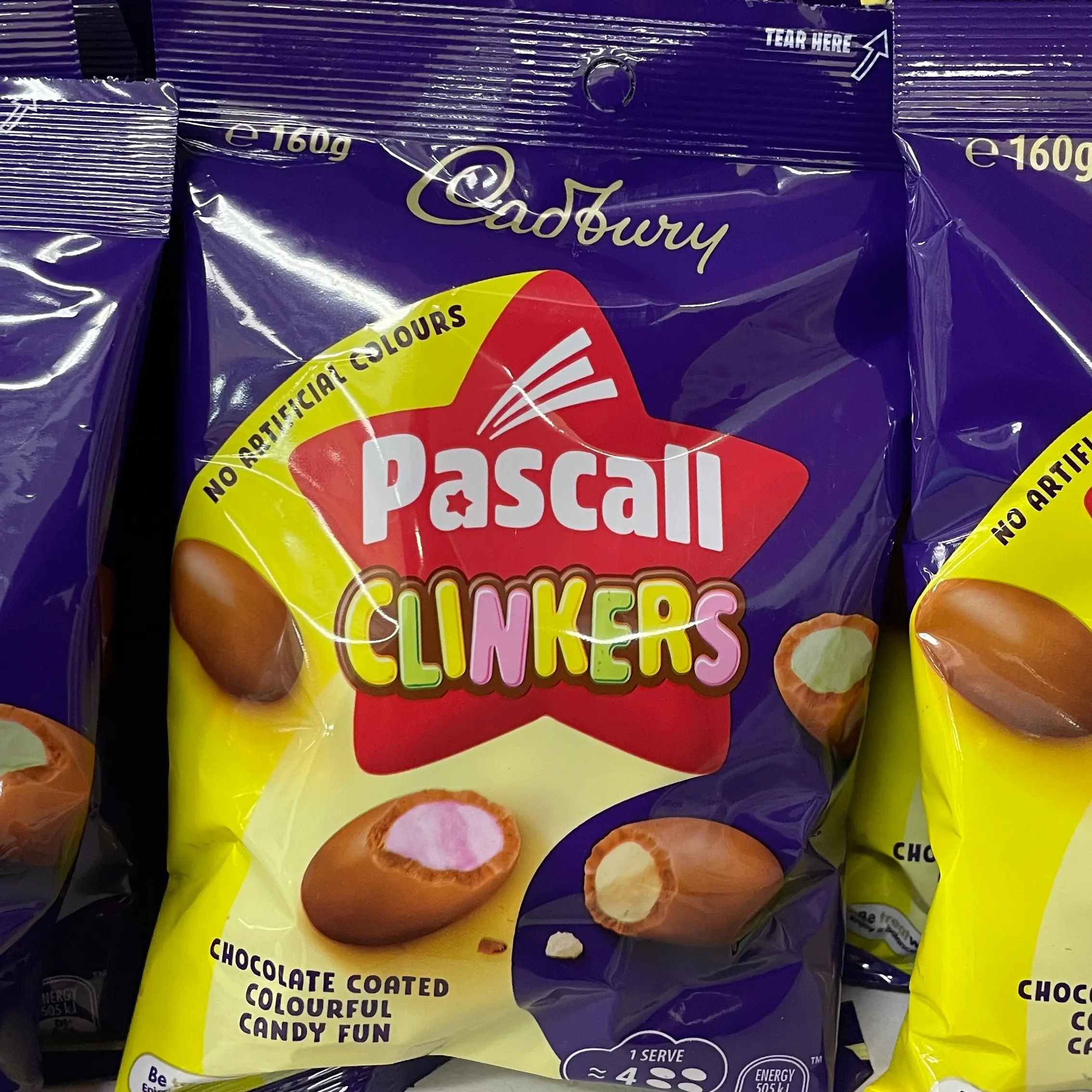 Cadbury Pascal Clinkers Chocolate Covered Candy - Hidden Colors in Every Bite, Smooth Milk Chocolate Coated Crunchy Candy Pieces with Colorful Surprise Center, Gourmet Chocolate Candies for Family Games, Parties, Dessert Toppings 5.64oz,Ice-Packaging