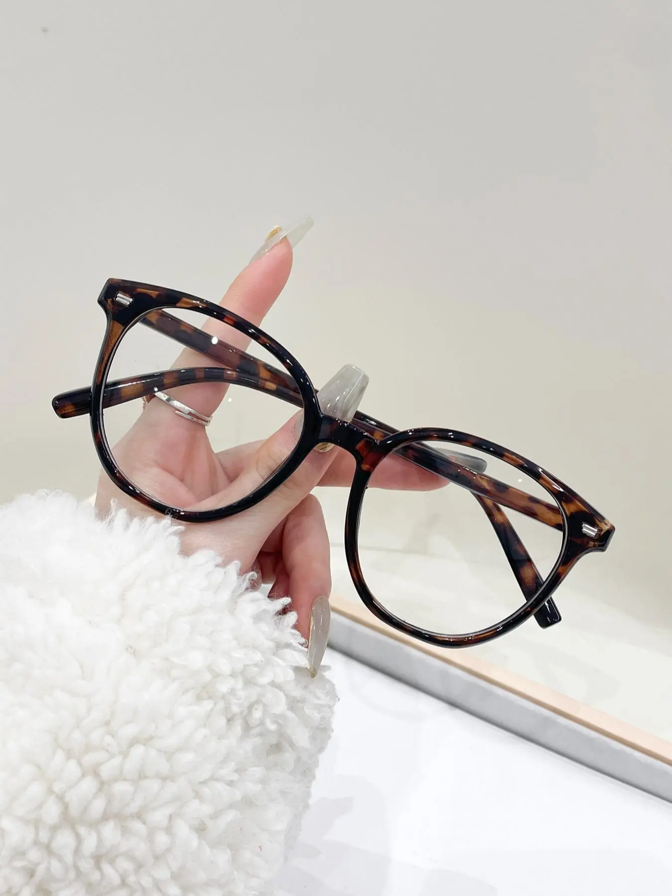Cute Round Frame Tortoise Pattern Eyeglasses, Trendy Frames, Anti-blue Light Eyeglasses for Women & Men, Fashion Eyeglasses for Work, Perfect for Student Daily Use, Tortoiseshell Glasses, Trending Glasses, Fashion Eyewear