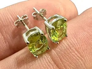 925 Sterling Silver Peridot Stud Earrings for Women Oval Cut 7x4MM Birthstone Gift