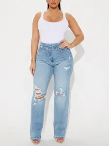 Iconic Crossover Straight Leg Jeans - Light Wash