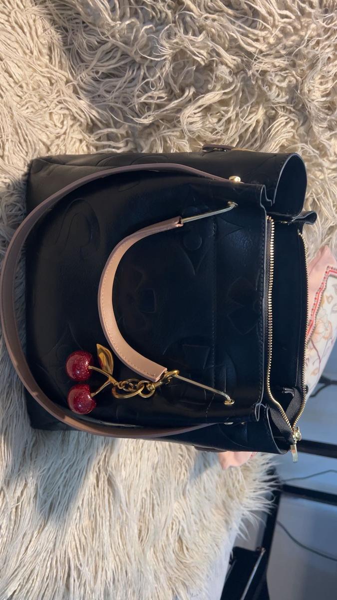 Item: Black, Please Refer To The Pictures for Dimensions