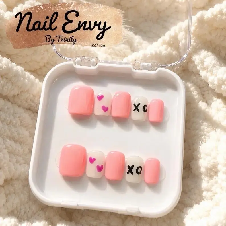Pink Heart Press On Nails | XO Accent, Short Square