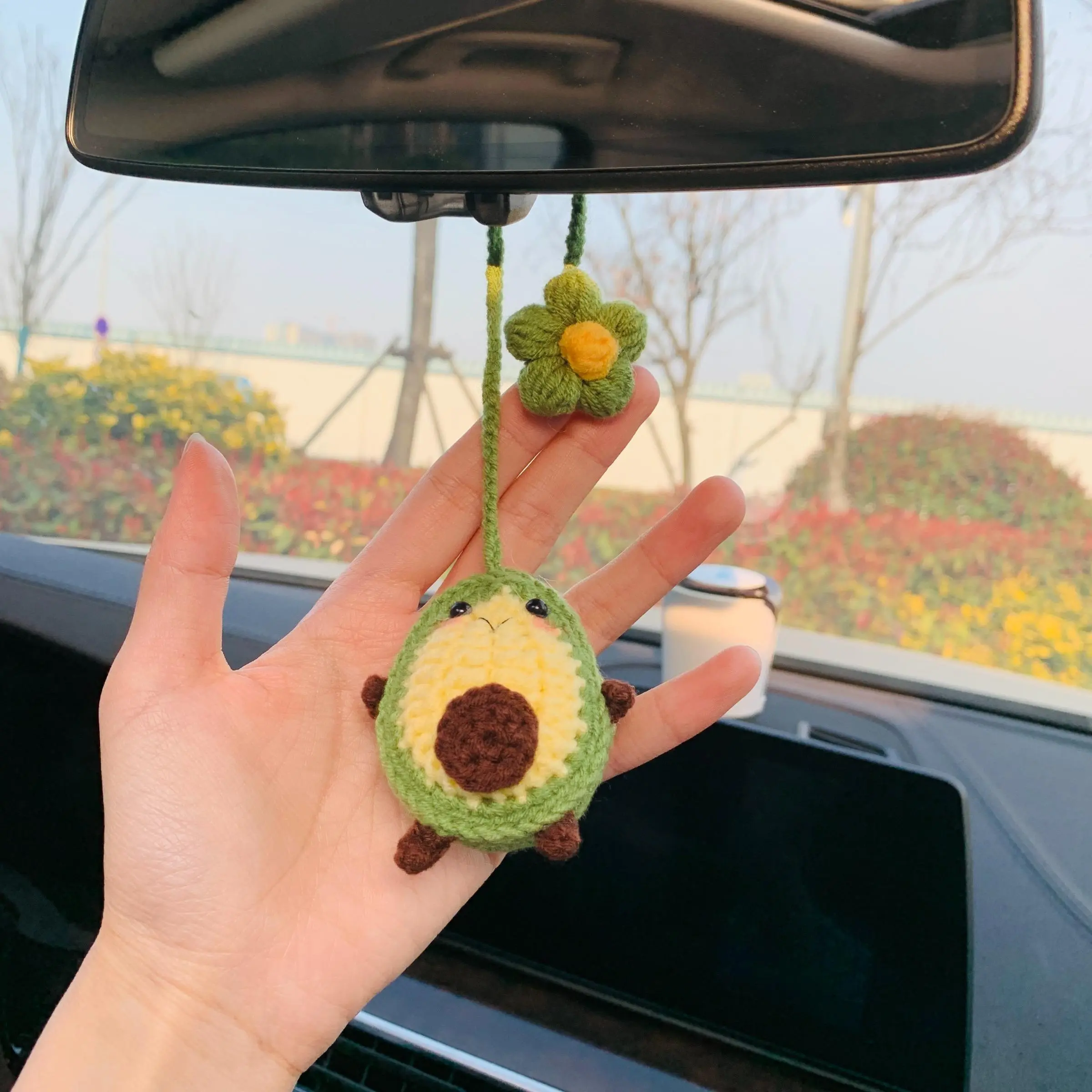 Cute Avocado Design Car Hanging Ornament, Handmade Crochet Car Rearview Mirror Hanging Decoration, Car Interior Decorative Accessories, Car Trinkets, Car Interior Accessory for Women & Men, Car Ornaments, Car Decorations