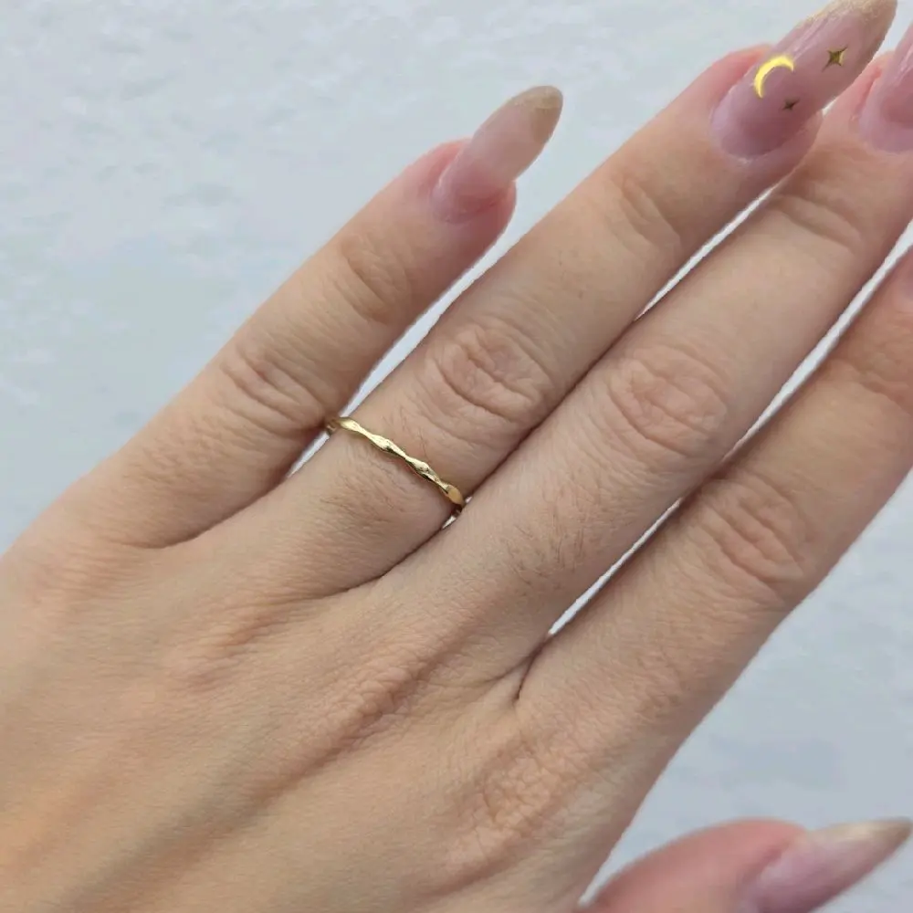 10K Yellow Gold Wavy Band Ring
