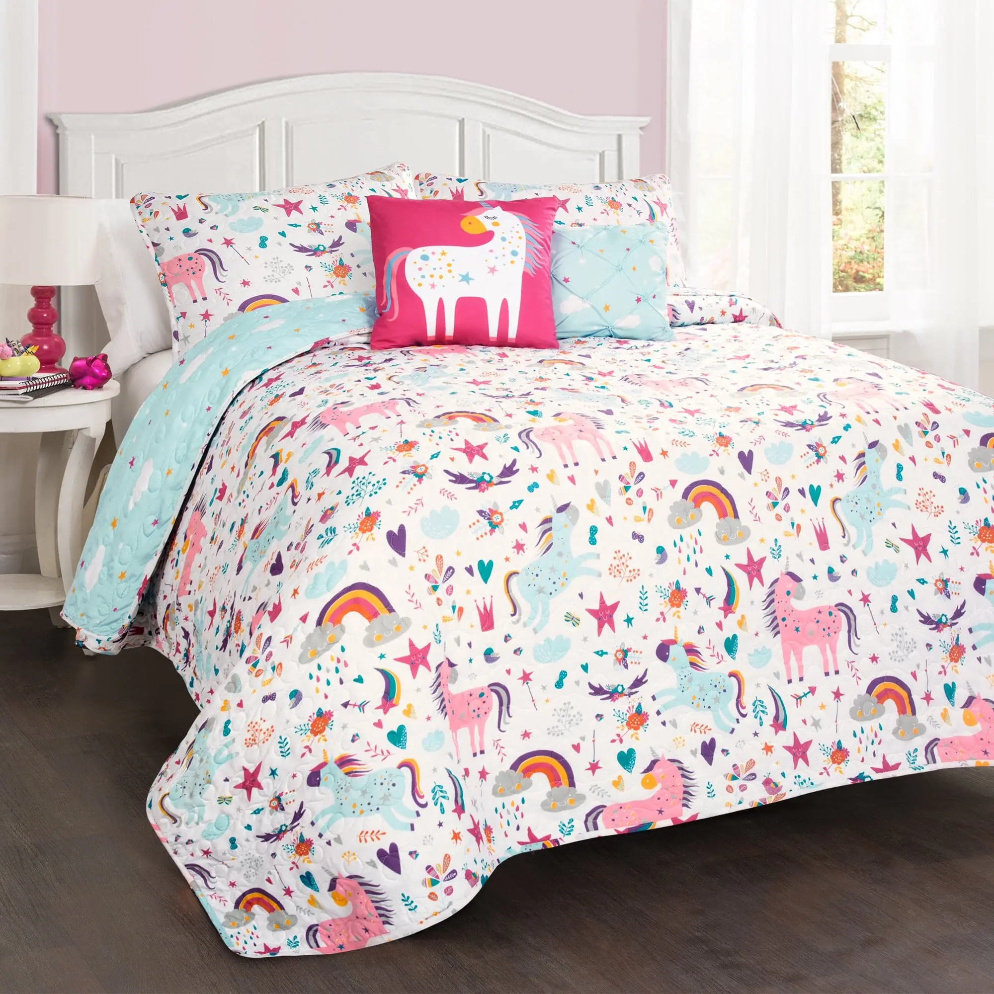 Lush Decor Unicorn Heart Quilt Set - Soft Microfiber Quilt with Unique Magical Fantasy Design, Polyester Fill, Machine Washable Blankets for Children’s Room Cuddling Comfort