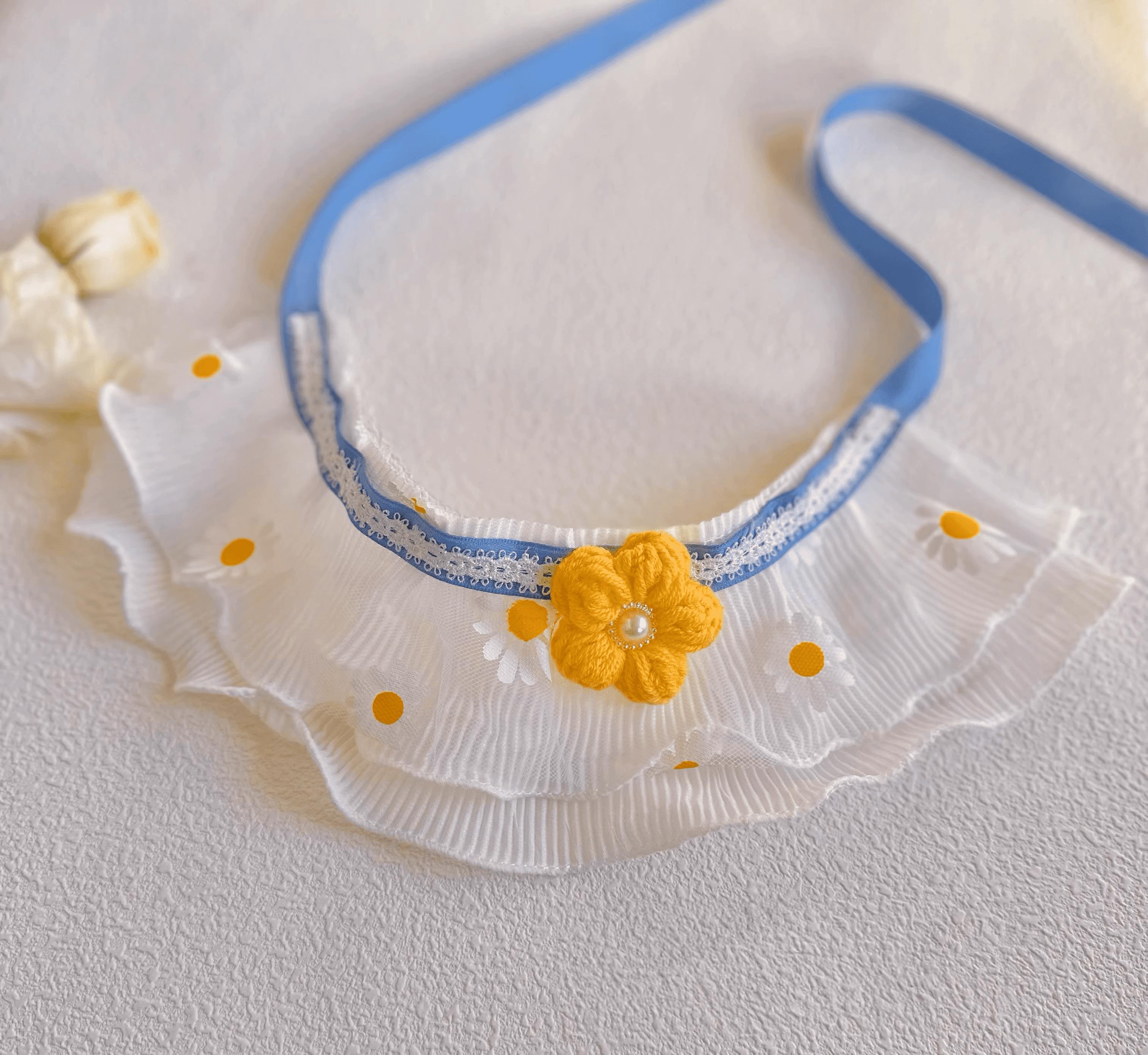 Daisy Delight Pet Collar – Handcrafted Floral Elegance for Your Furry Friend