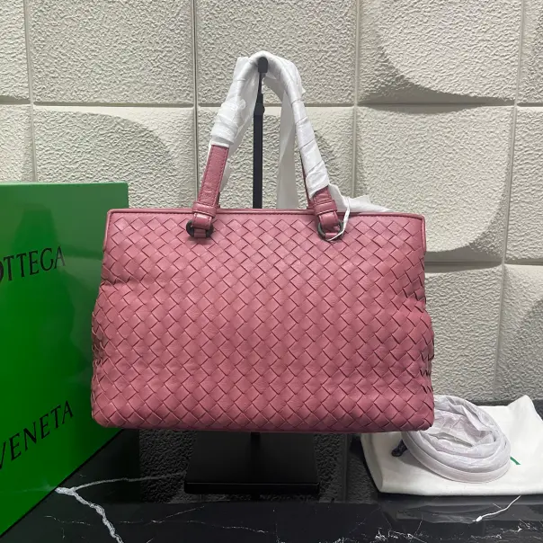 Pre-owned Bottega Veneta Leather Shoulder Bags 11.42'' R3339 Shoulder Bag C14049241412 0304 T1 Qiqi