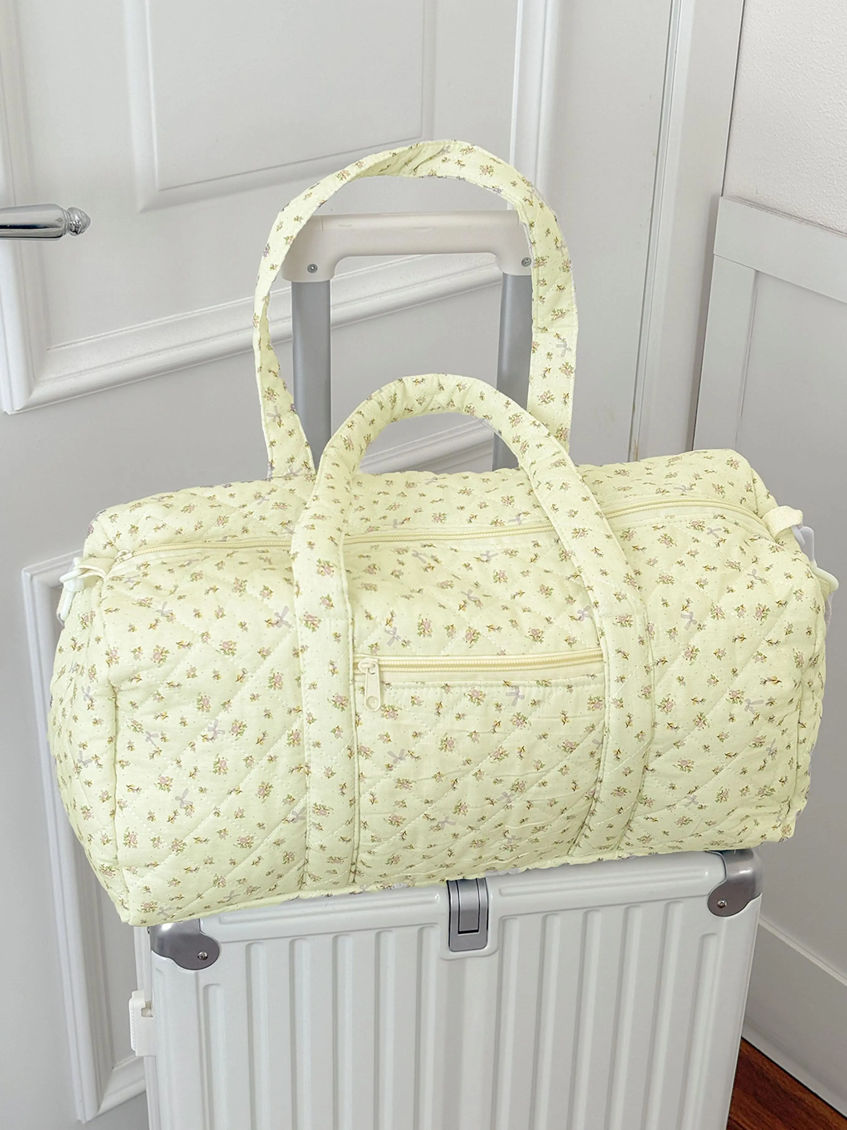 Small Floral Embroidered Travel Duffle Bag, Large Capacity Lightweight Carry On Luggage, Handheld Shoulder Boston Bag, Portable Overnight Bag, Casual Style, All Seasons