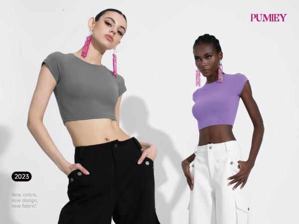 PUMIEY White Crop Top Crew Neck T Shirt Women's Short Sleeve Sexy Tee, Great Style with light blue jean shorts