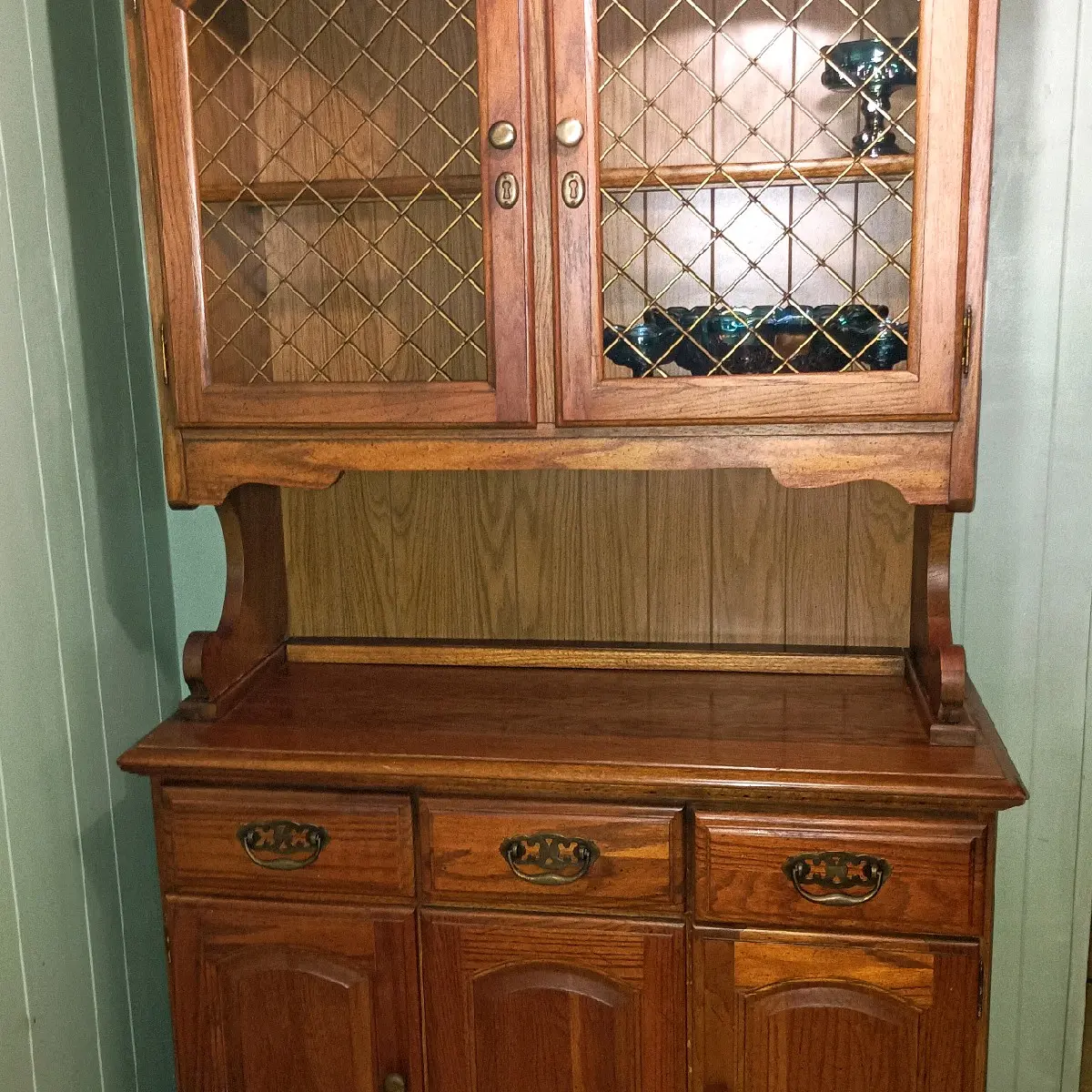Broyhill China cabinet