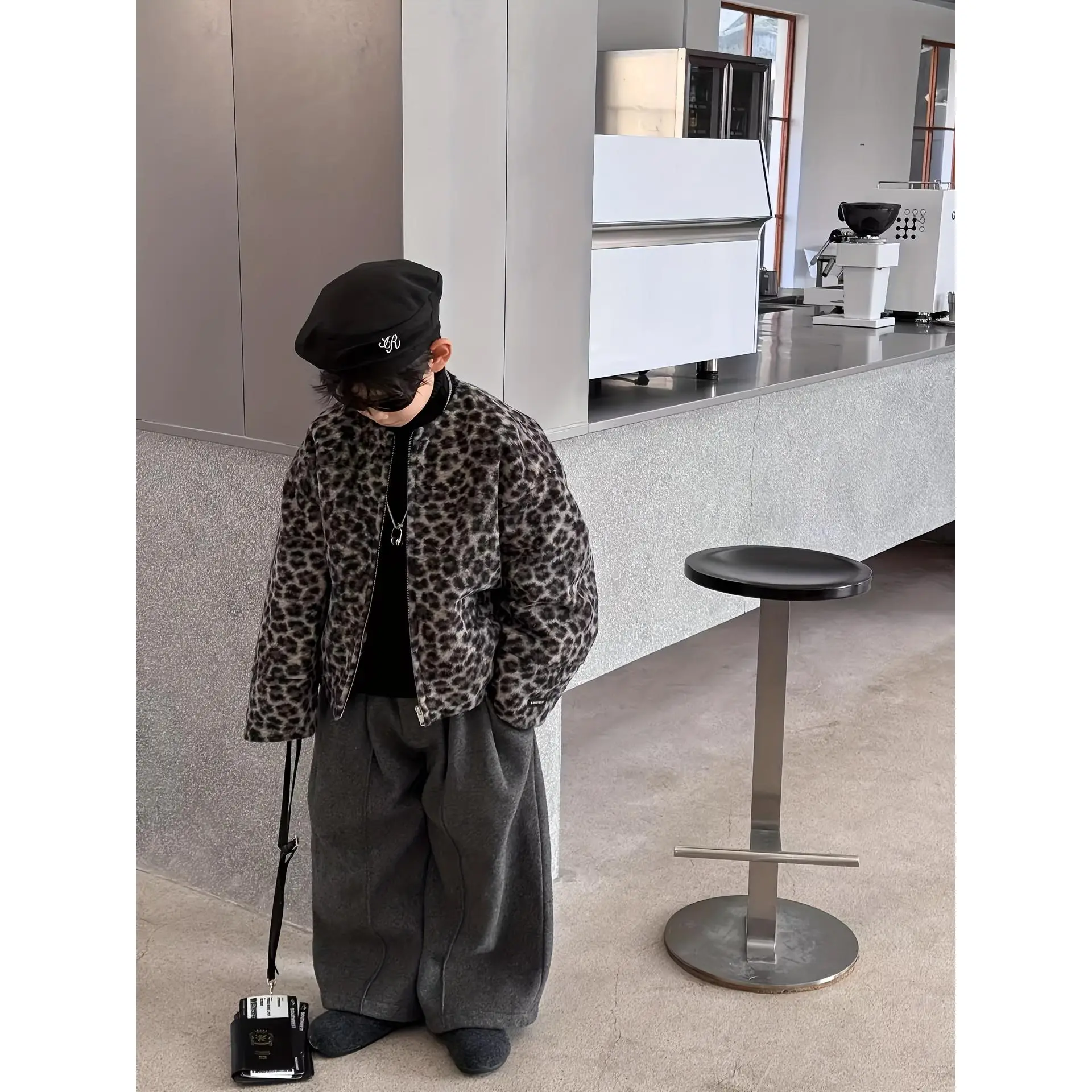 Boys' padded thick cotton jacket for autumn and winter, Korean-style woolen coat for children, stylish leopard print jacket for boys, warm and trendy, suitable for spring and autumn wear, ideal for back-to-school season, Halloween, Thanksgiving, Black Fri
