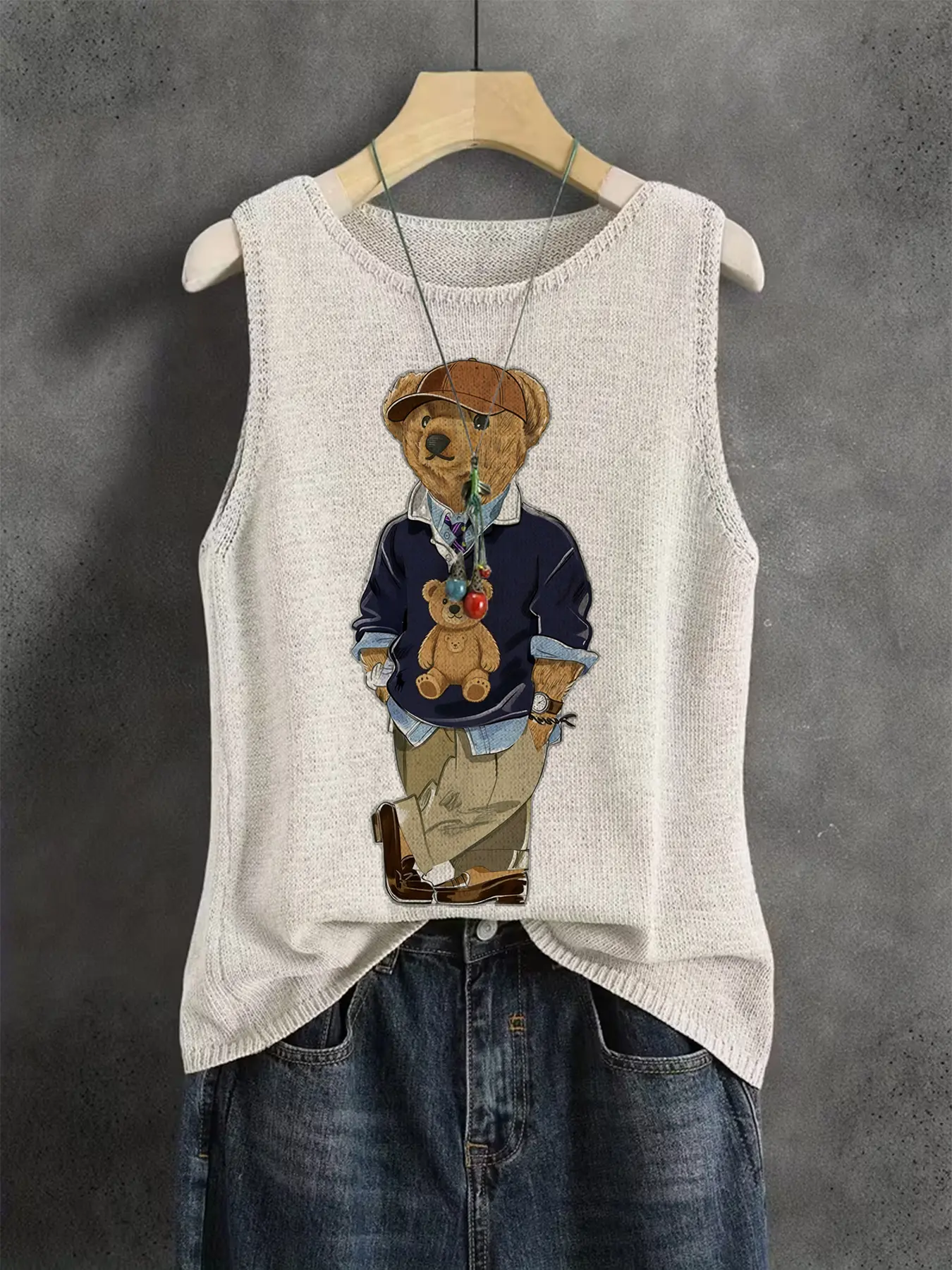 Elegant Women's Cartoon Bear Print Camisole Vest, Round Neck Casual Chic Sleeveless Knitted Top, Breathable Casual Womenswear, Perfect for Spring Summer Fall