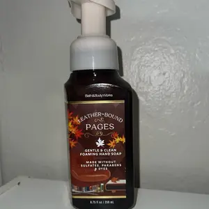 Bath and Body Works Leather bound pages Foaming Hand Soap - Gentle & Clean Cleanser for Soft Hands - Cleansing