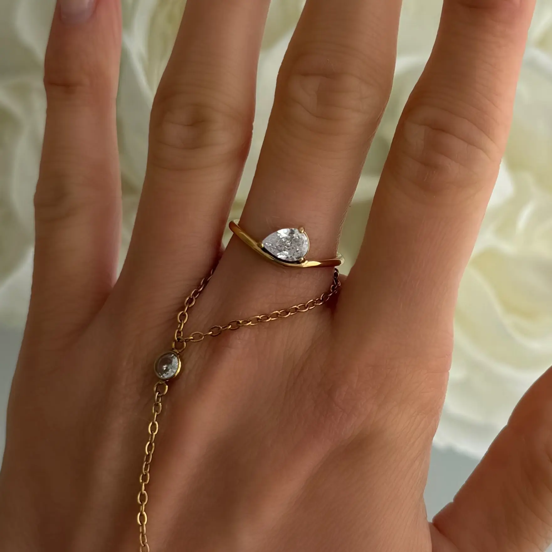 EVRY JEWELS Gold or Silver Plated Women's Sweet Swirl Ring