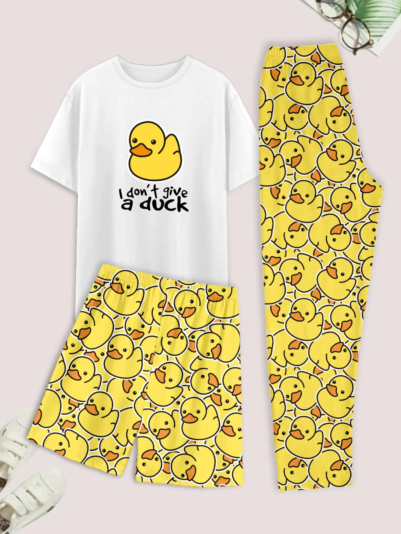 Men's Cartoon Duck Print Tee & Elastic Waist Pants & Shorts Loungewear Set, Regular Fit Casual Comfy Round Neck Short Sleeve T-Shirt & Trousers & Shorts PJ Set, Men's Sleepwear for Summer, Casual Pajamas, Shorts Pajama Outfit, Menswear, Casual Home Pjs