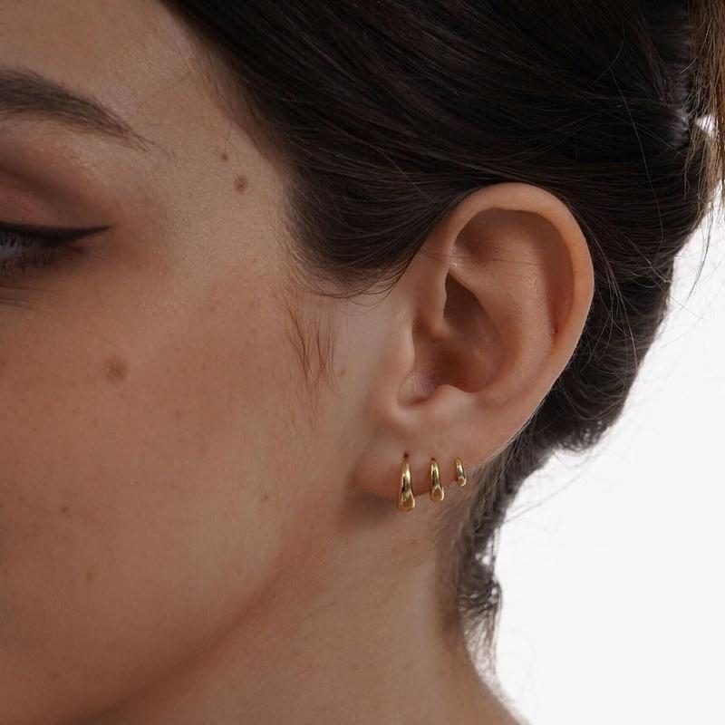 Chunky Gold Hoop Earrings for Women - 18K  Gold Plated Lightweight Hollow Hypoallergenic Earrings for Women