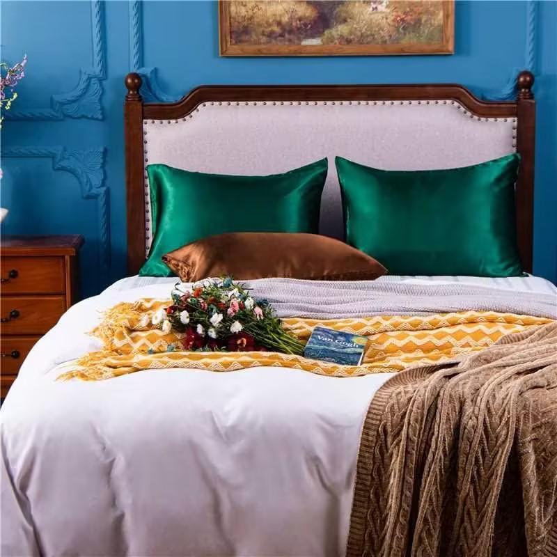 NTBAY 2 Pieces Silky Satin Pillowcases, Cozy Breathable and Ultra Soft, Antistatic Frictionless Skin-friendly and Anti-acne for Hair and Skin, Luxurious Pillow Cases with Envelope Closure, Room Decoration,, Springtok