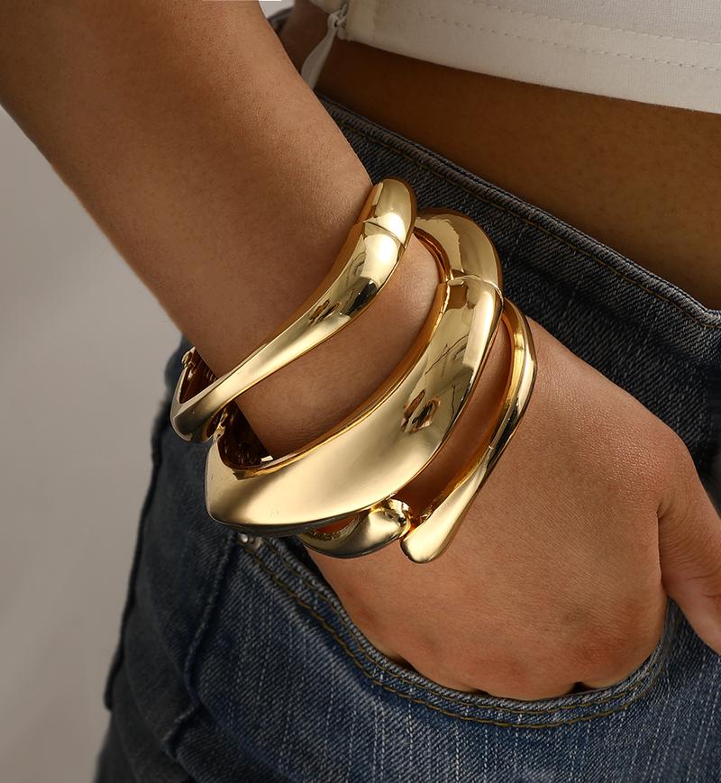 17KM Chunky Gold Bangle Bracelets for Women,  14K Gold Plated Big Stackable Bangles Set, Trendy Cuff Bracelet Stack Fashion Jewelry Gifts,