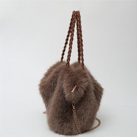 Women's Fashion Retro Plush Chain Crossbody Bag 2025 Fall & Winter - Large Capacity, Suitable for Daily Commute & Shopping, Street Versatile