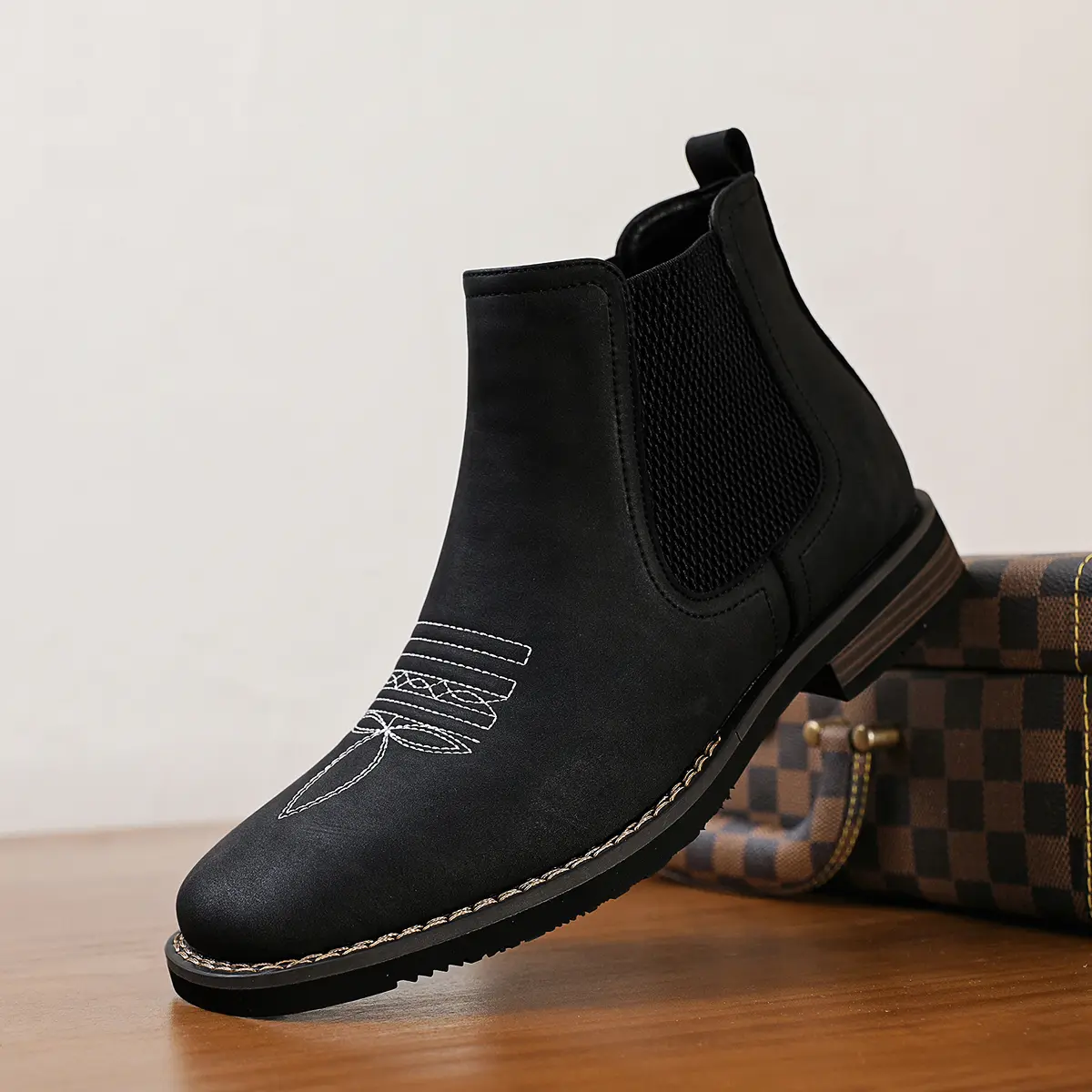 CYUW men’s western cowboy boots, square-toe Chelsea boots—casual and retro, stylish and classic, comfortable and versatile. The simple design is suitable for office wear, outdoor activities, and everyday use.