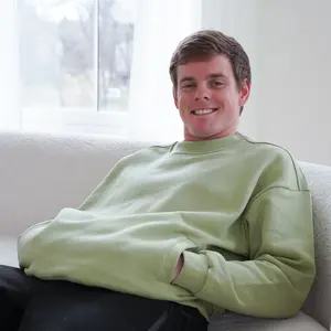 Essential 100% Cotton Crewneck w/Pocket