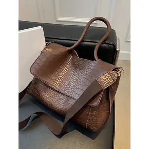 Retro dark brown crocodile textured handbag with shoulder strap for crossbody, retro and light luxury design, Classic Flap Shoulder, practical fashionable casual versatile shoulder crossbody bag, suitable for daily travel, business trips, etc.