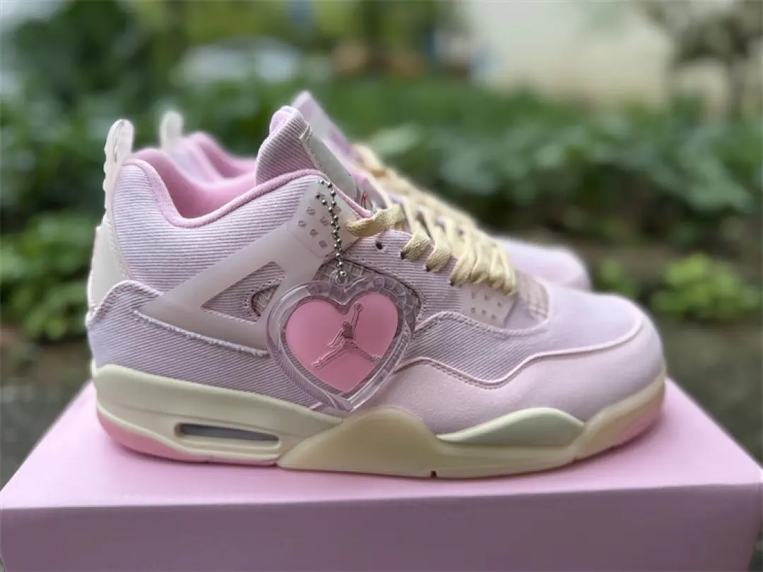 Unisex All Pastel Pink Heart Rhinestone Women Mid Top Retro Sweet Valentine Gift Sneakers Brand New Complete With Pink Gift Box