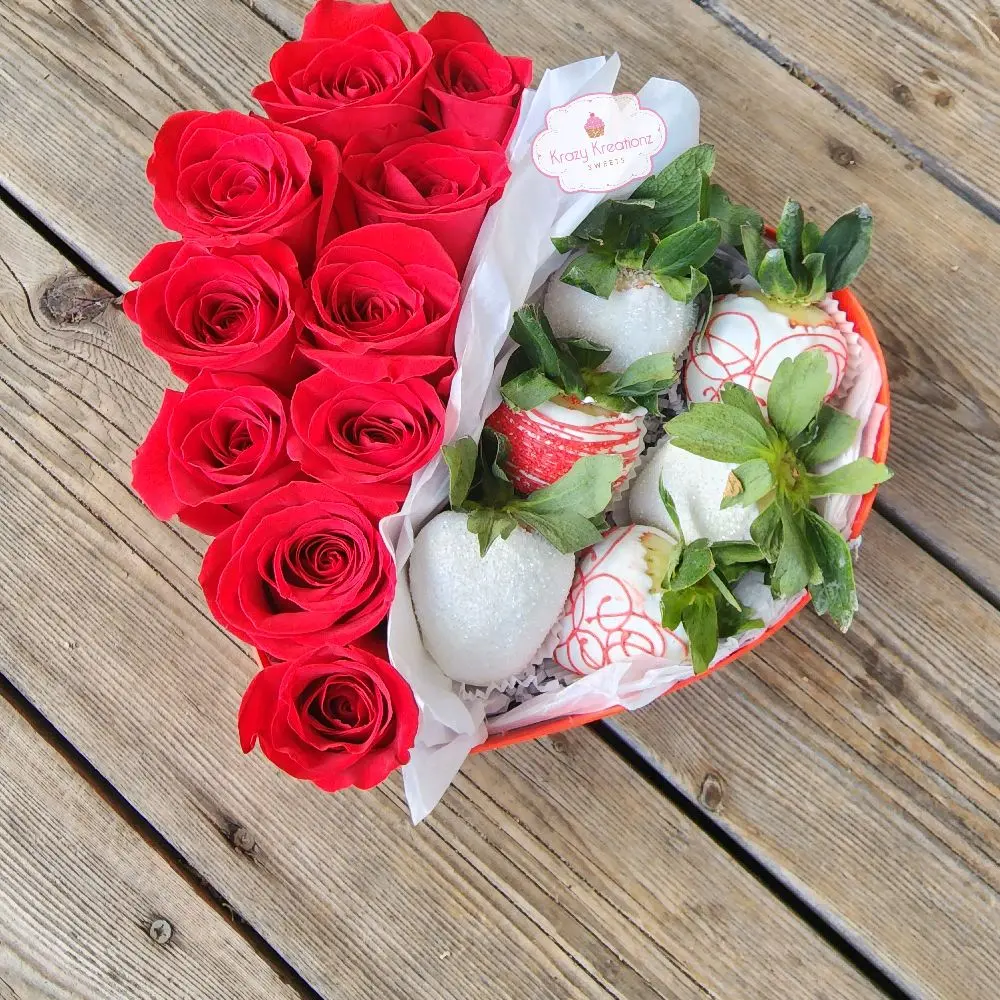 Chocolate Covered Strawberry & Rose Heart Box | Romantic Gift | Fresh Berries