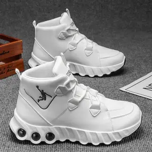 2026 Spring/Summer New Men's Mid-Top Sports Casual Shoes Leather Surface Basketball Shoes Fashion Sne Thick Bottom Trendy Shoes