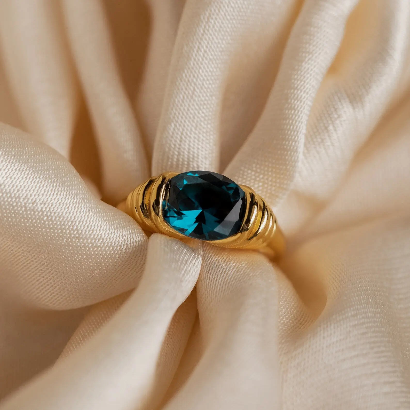 London Blue Signet Ring by Caitlyn Minimalist - Vintage Blue Topaz Statement Ring in Gold - Gemstone Jewelry - Gift for Wife