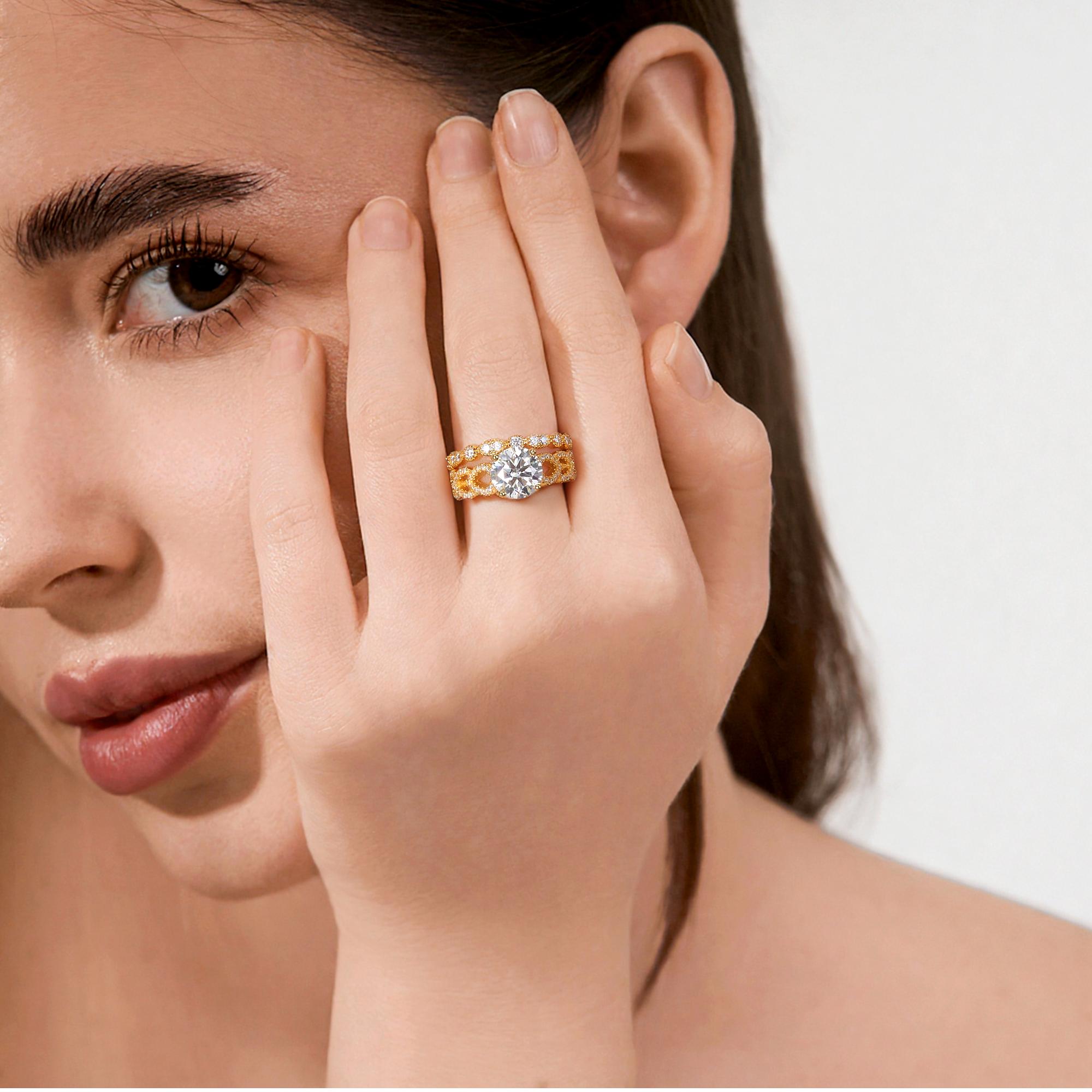 【1010】Stackable 2CT Synthetic  Moissanite Statement Ring | Green/White Stone | Pair with Band Rings