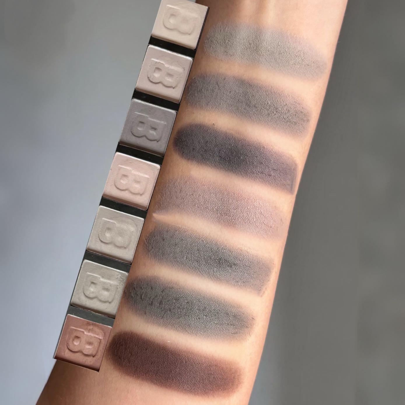 42-Color Smoky Eyeshadow Palette: Matte Shimmer&Glitter-24H Waterproof&Smudge-Proof Highly Pigmented with Natural Blurring Effect | Fine Powder No Fallout Perfect for Halloween Fall Festivities&Christmas Parties Party&Stage Must-Have Great Gift！！！