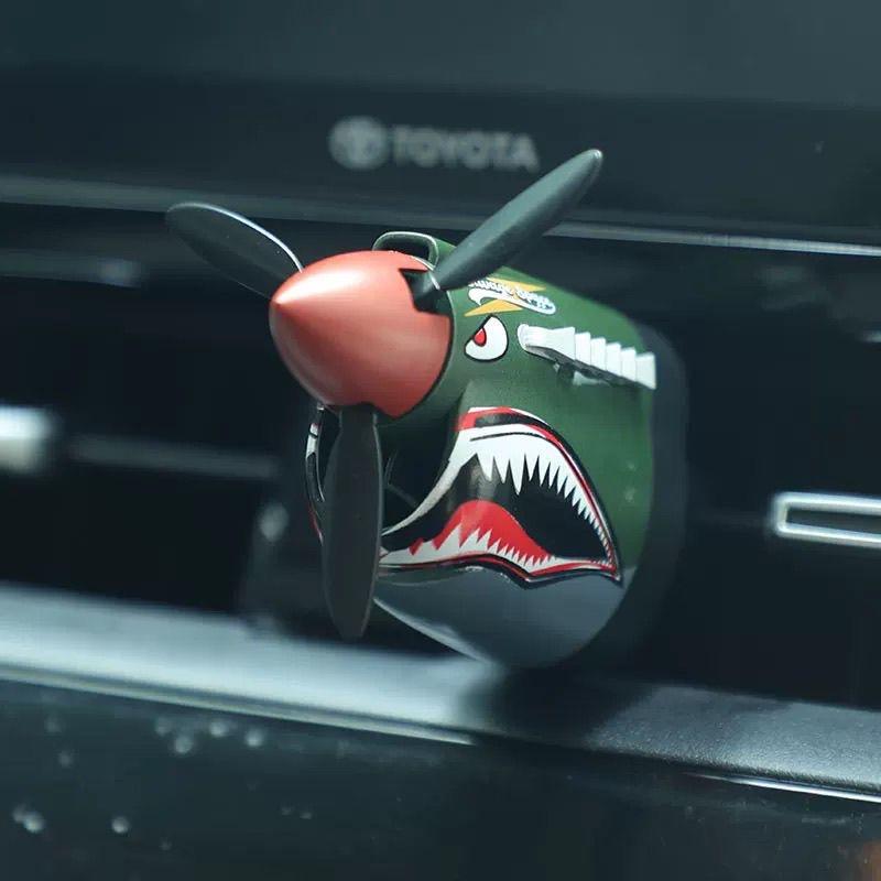 P-40 Fighter Aircraft Aromatherapy Cart 2025 New Mechanical Classic Design Shark Tiger Head Grille Battery Free Air Freshener Small Propeller Ventilation System Compressed Fragrance Refills Green