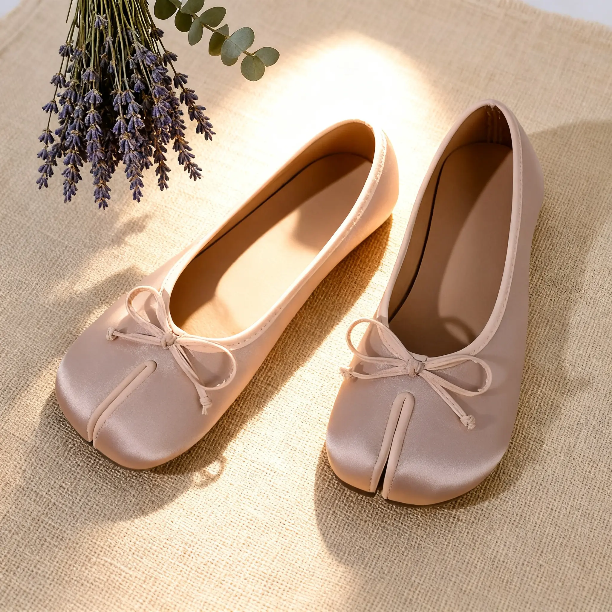 Women's Leather Upper Oxford Flats - Comfortable, Breathable Dress Shoes for Work & Travel Wear