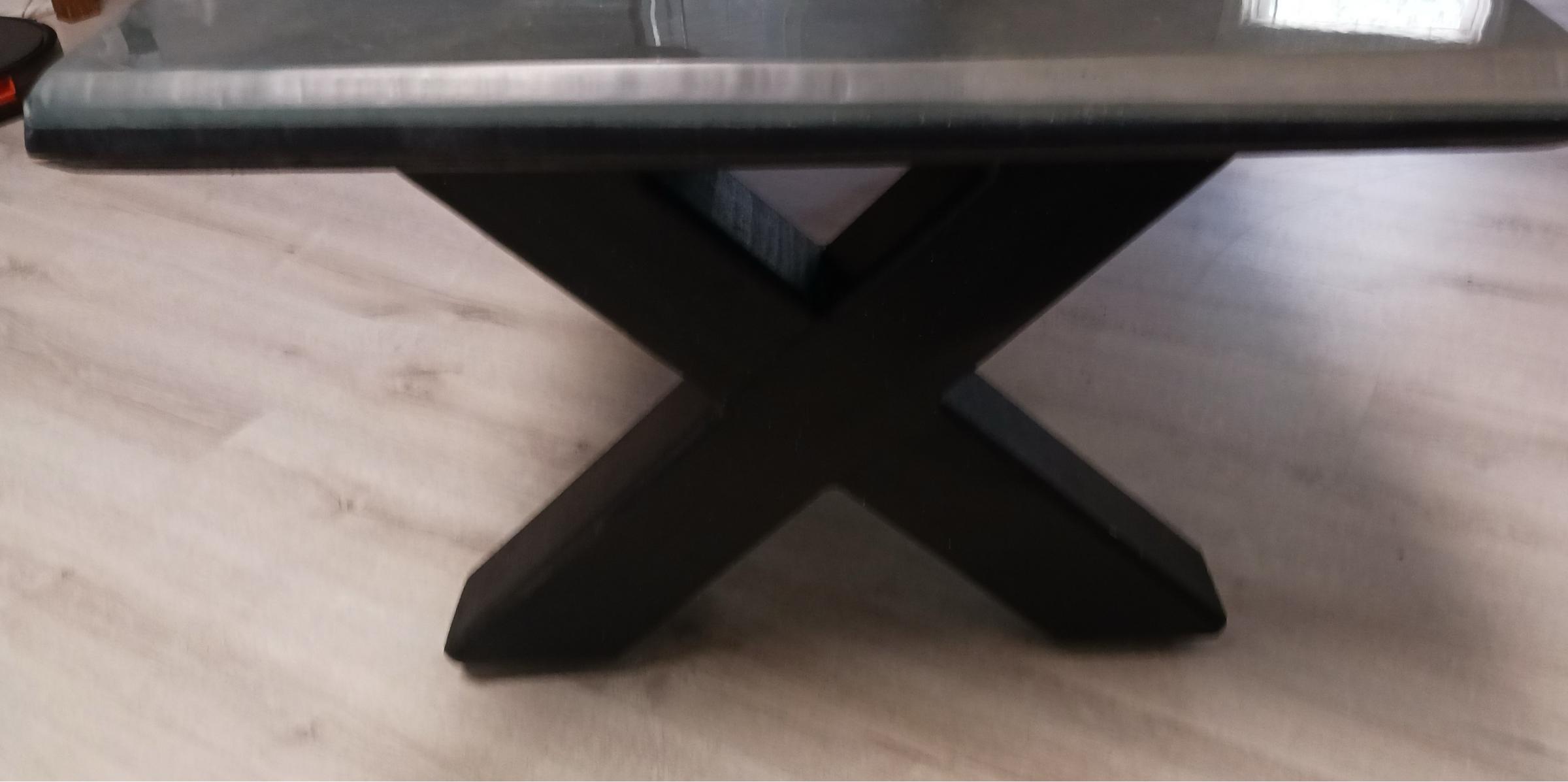 Cross Legs epoxy table featuring the tetrahydrocannabinol compound in multiple layers of epoxy providing a deep tridemtional feel
