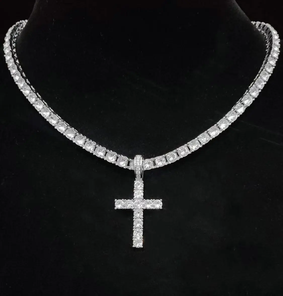 Necklaces for Men, Unisex Cross Necklace, chains, 2025 Trendy Iced Out Charm Necklace,